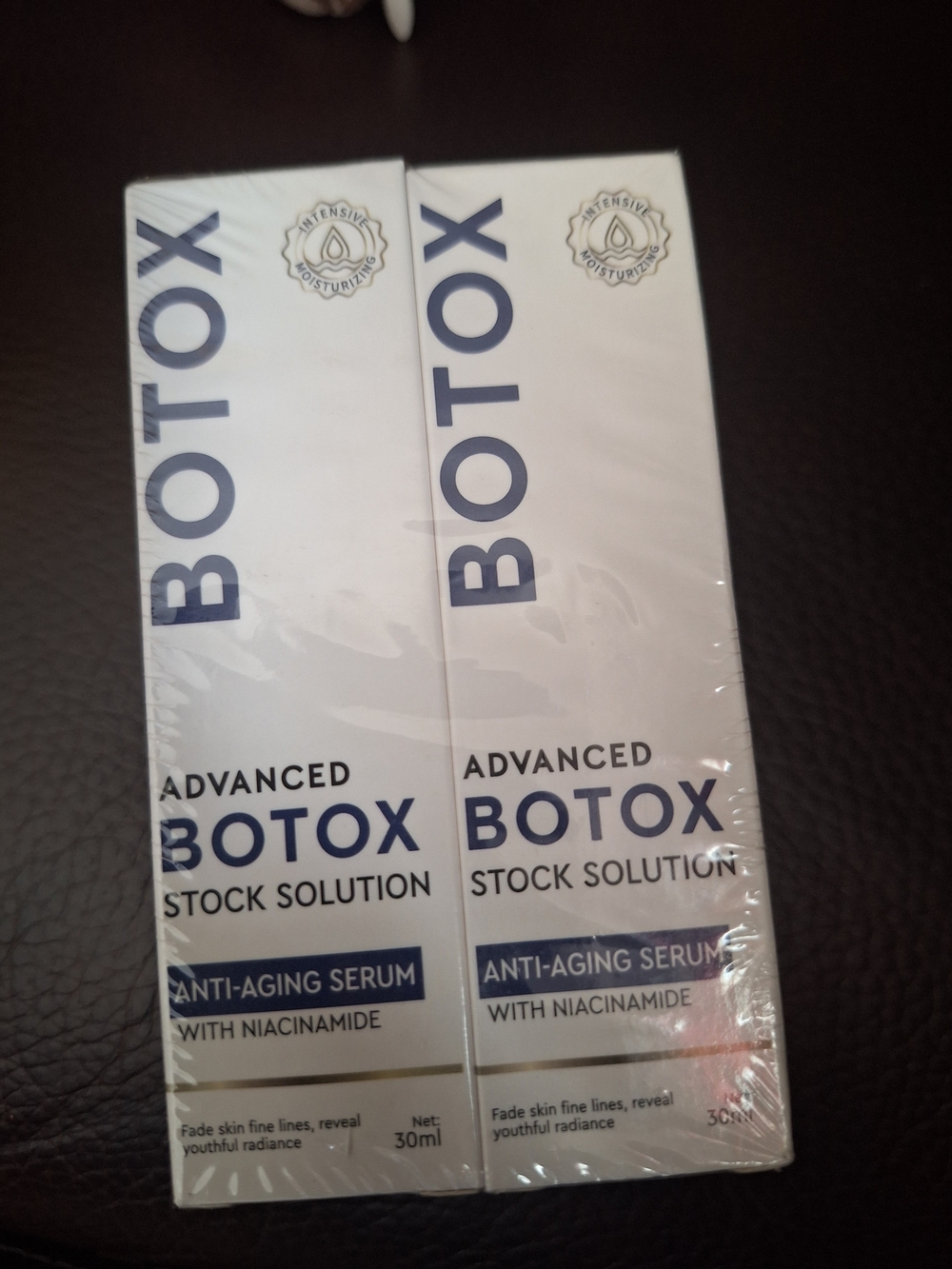 Source Unknown Advanced BOTOX Anti-Aging Serum — White and Navy Blue